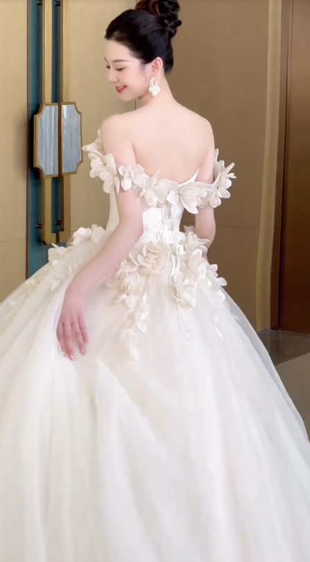 Style Classy Ball Gown Off The Shoulder Satin Tulle Applique Long Wedding Dresses C4560