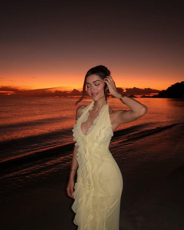 Pretty Mermaid Halter Pastel Yellow Chiffon Ruffles Long Prom Dresses Formal Dress C4784