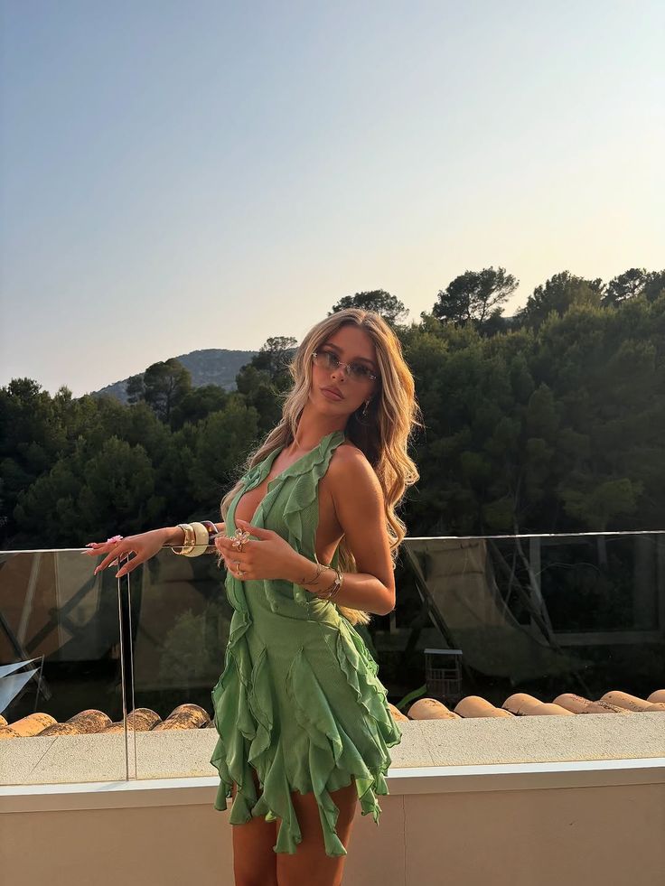 Unique A Line Halter Satin Ruffles Short Homecoming Dress 22th Birthday Outfits C4823