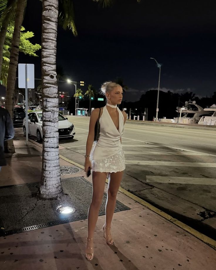 Chic A Line Halter Satin Sequin Short Homecoming Dress 22th Birthday Outfits C4824