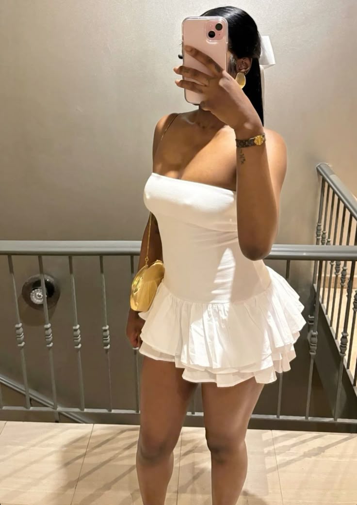 White A Line Strapless Satin Tiered Short Homecoming Dress 17th Birthday Outfits C5111