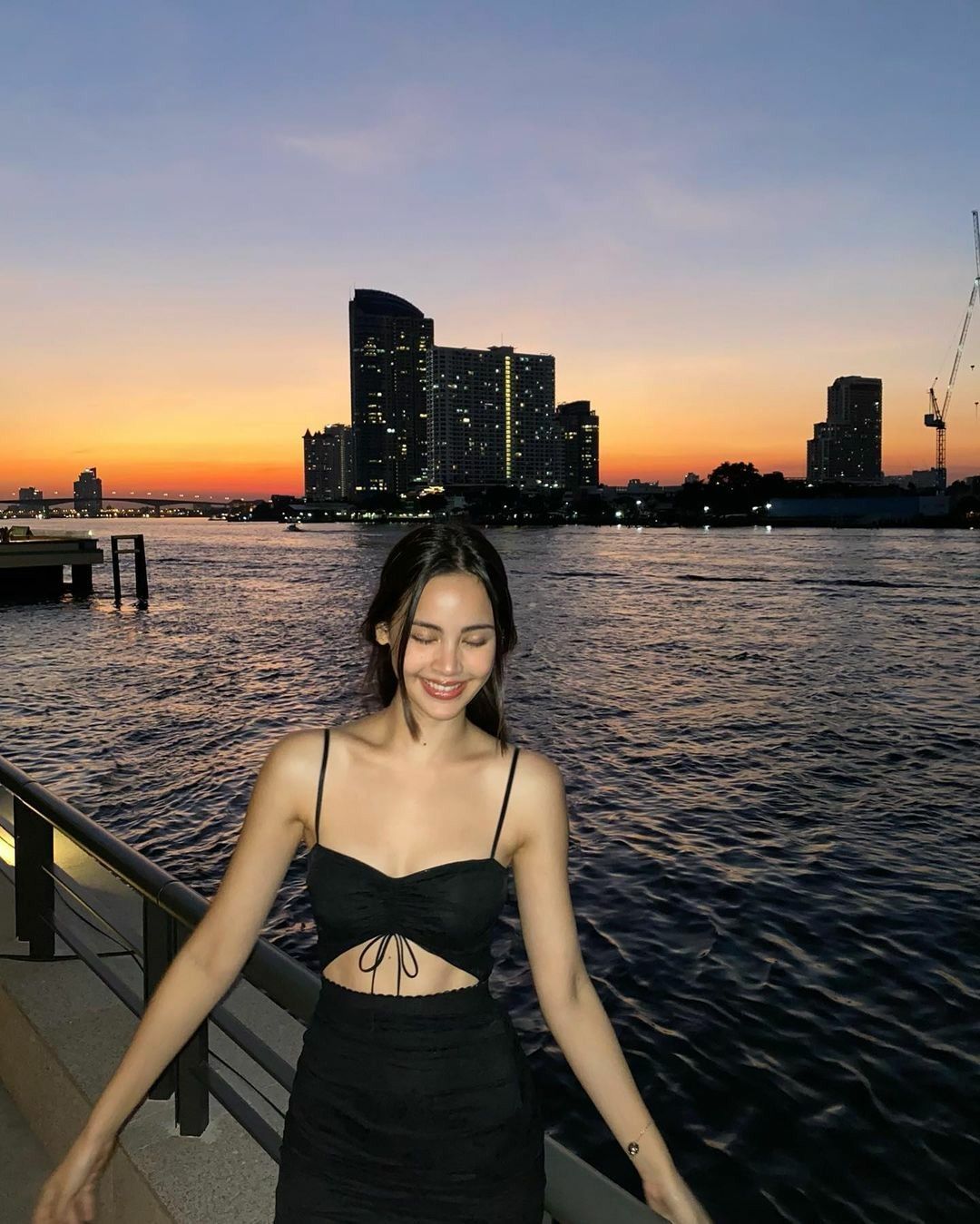 Chic Mermaid Black Spaghetti Straps Satin Long Prom Dresses Formal Dress C5166