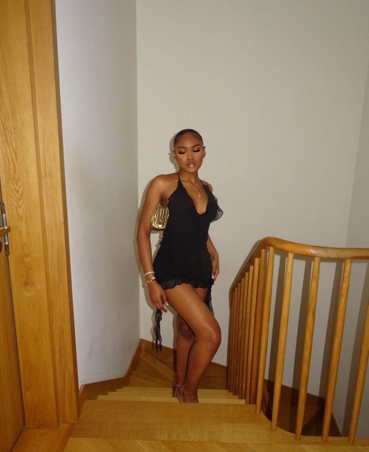 Sexy Mermaid Halter Black Chiffon Ruffles Mini Short Homecoming Dress 20th Birthday Outfits C5200