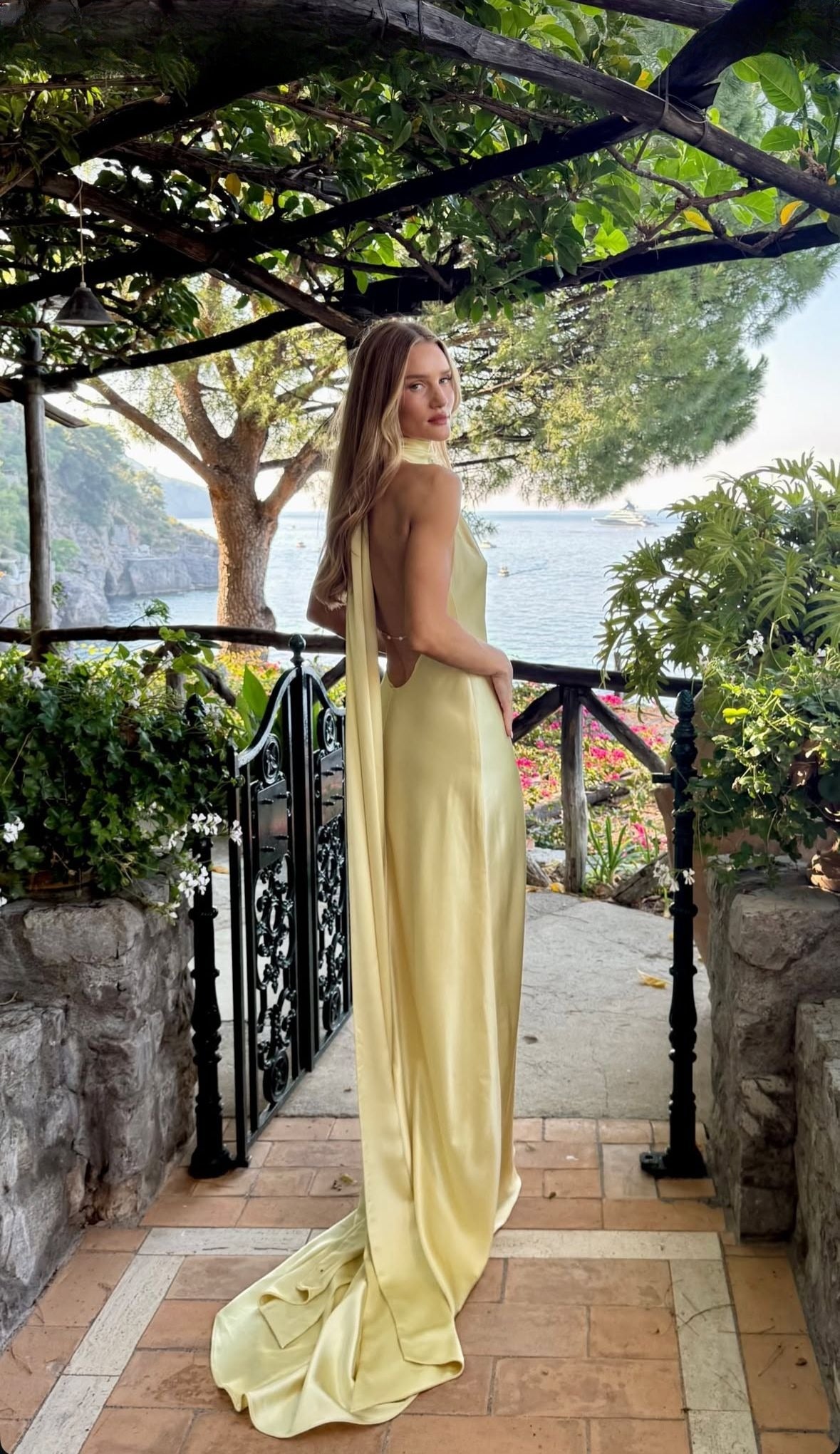 Unique Mermaid Pastel Yellow Halter Satin Backless Long Prom Dresses Formal Dress C5212