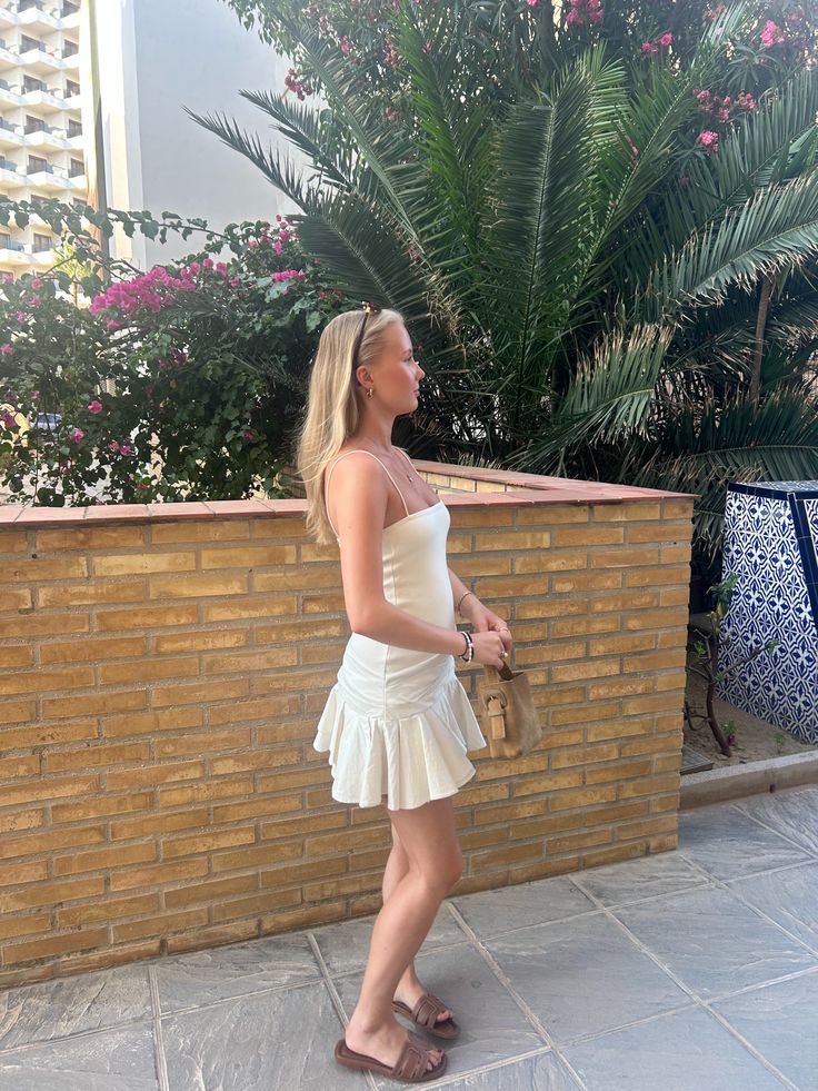 Modest Mermaid Spaghetti Straps Satin With Ruffles Hem Short Homecoming Dress 21th Birthday Outfits C5295