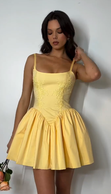 Embroidered A Line Spaghetti Straps Yellow Satin Short Homecoming Dress 19th Birthday Outfits C5338