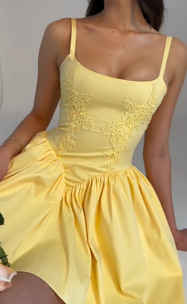 Embroidered A Line Spaghetti Straps Yellow Satin Short Homecoming Dress 19th Birthday Outfits C5338