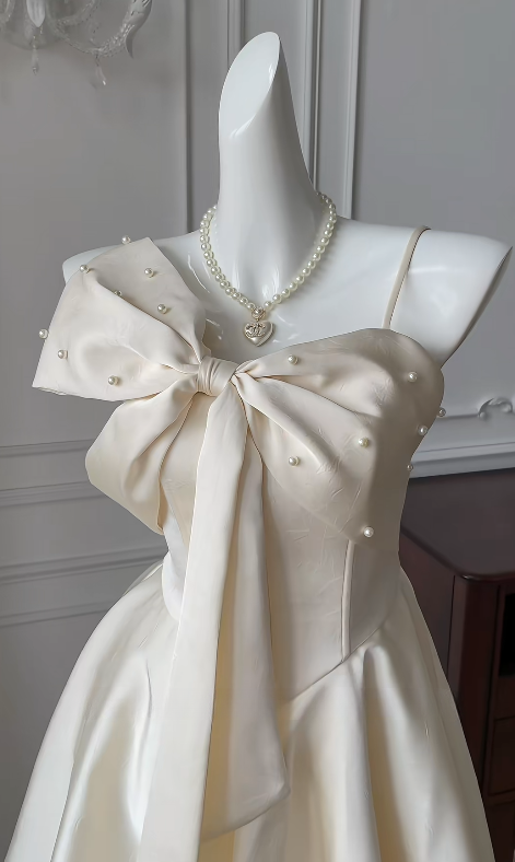 Cute A Line Spaghetti Straps Satin Beads Short Homecoming Dress 17th Birthday Outfits C5454