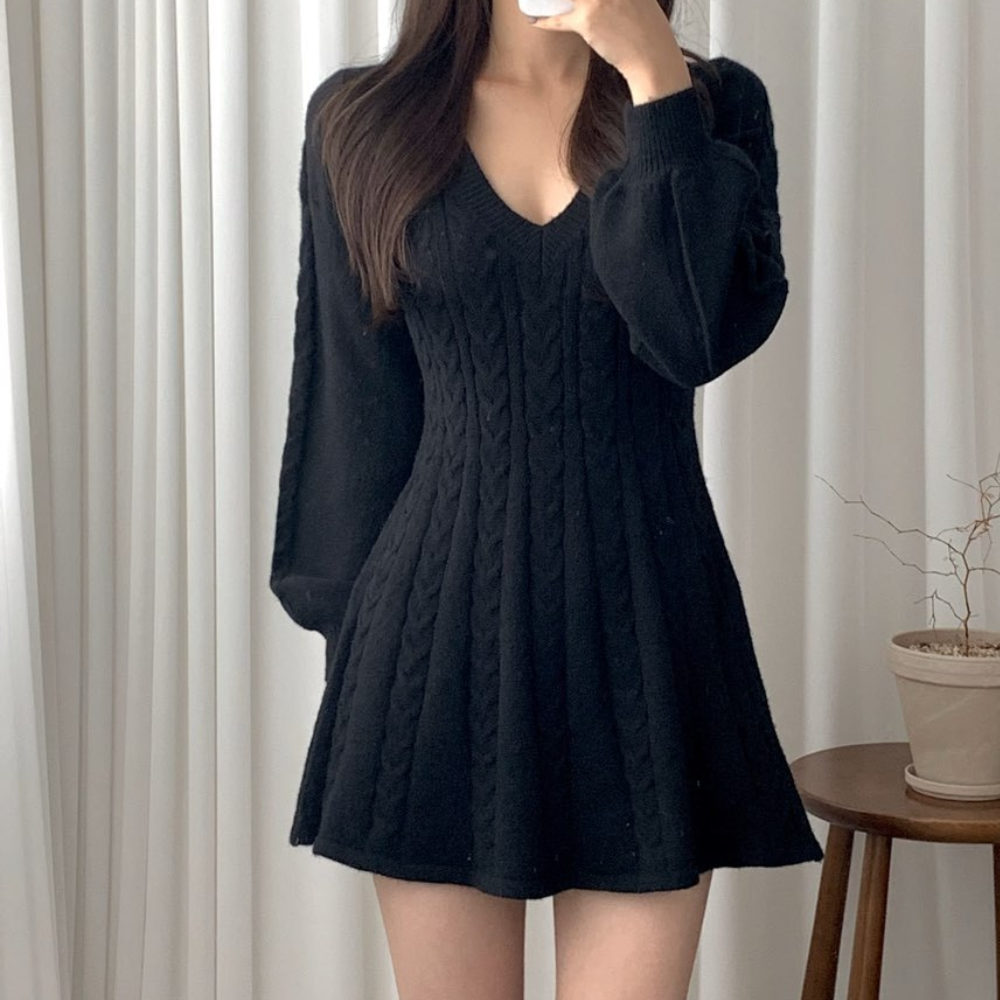 Marta Statement Women's Short Dress with Long Sleeves and V Neck Occasion Edit