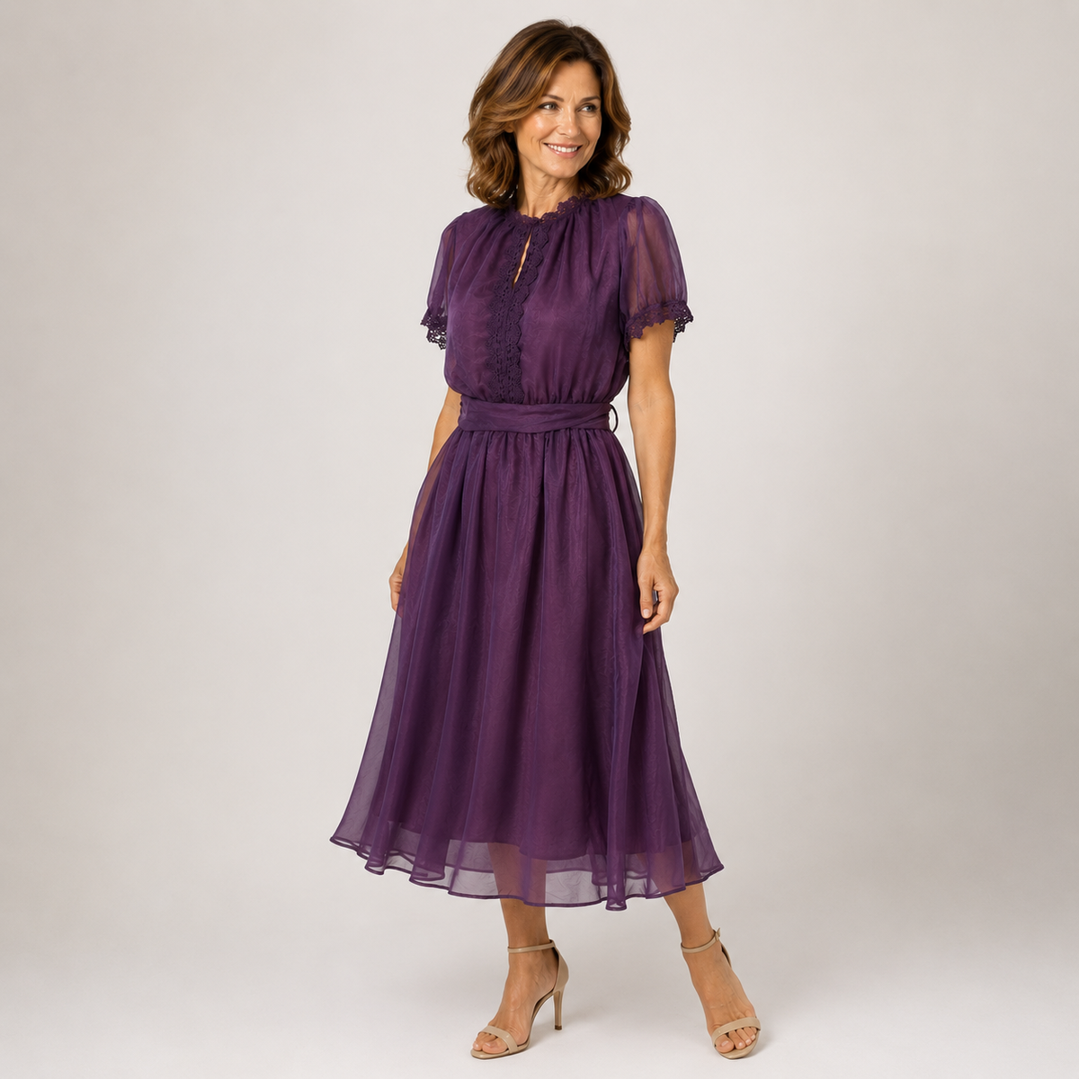 Flavia | Maxi Dress with V-Neckline and Chiffon Lace Hem