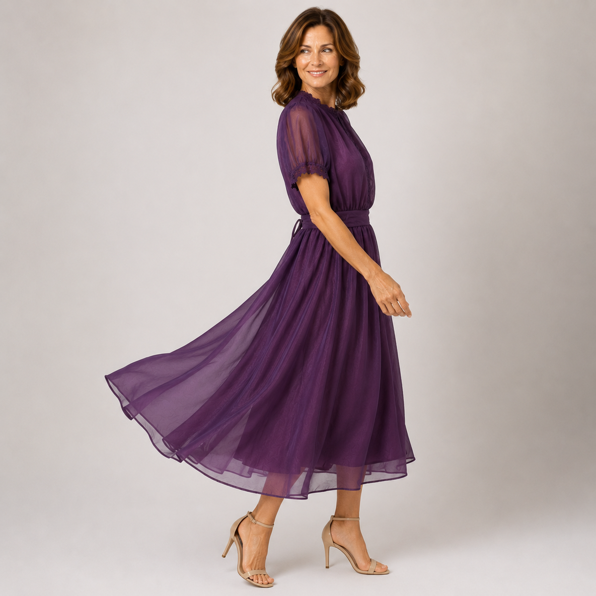 Flavia | Maxi Dress with V-Neckline and Chiffon Lace Hem