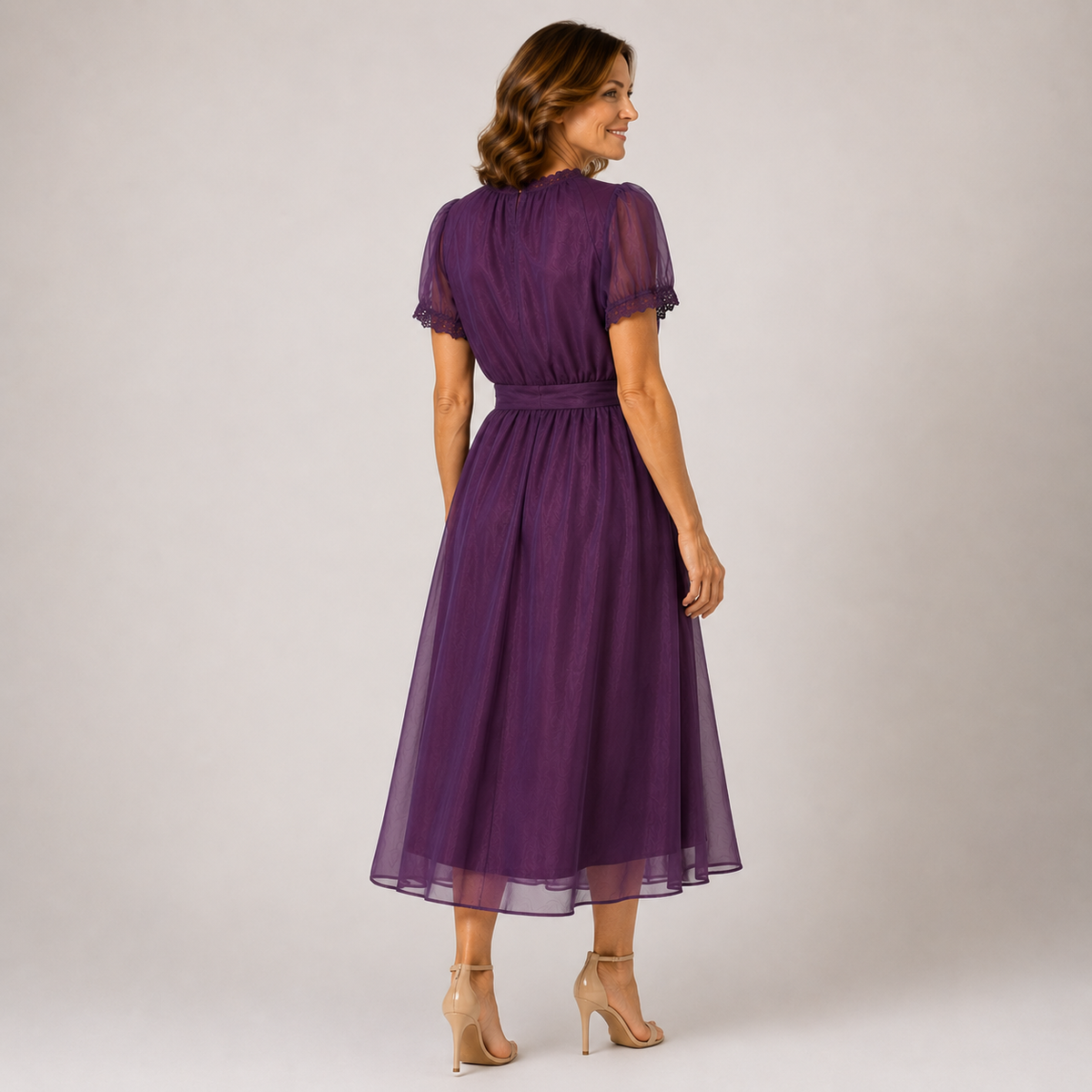 Flavia | Maxi Dress with V-Neckline and Chiffon Lace Hem