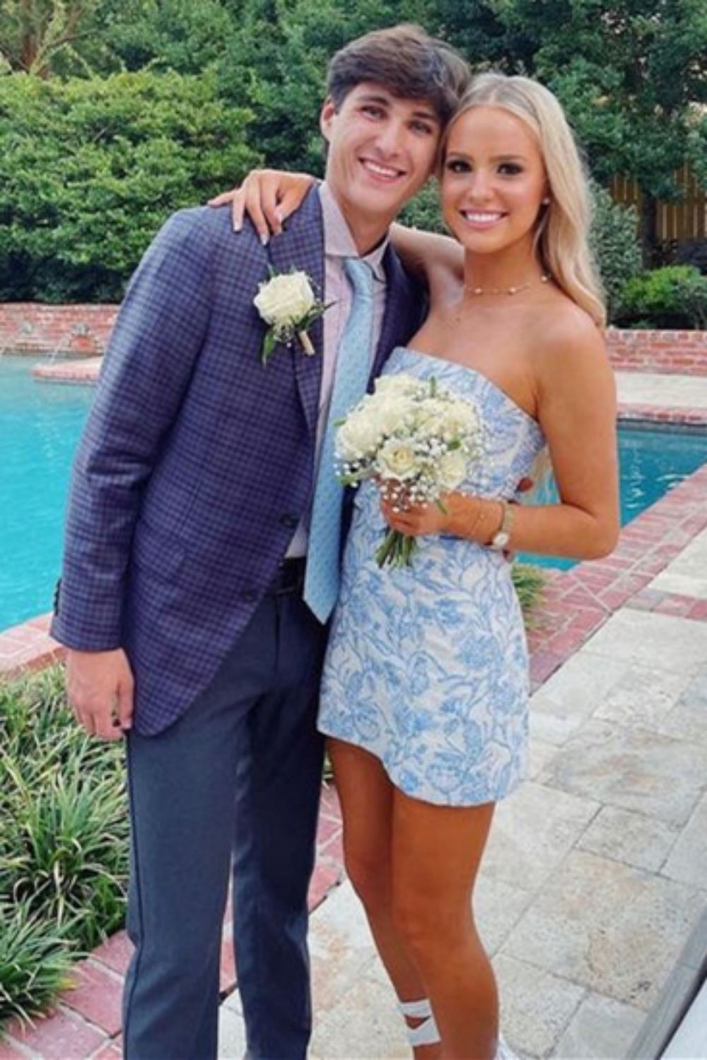 Chic Light Blue Sheath Strapless Short Homecoming Dress