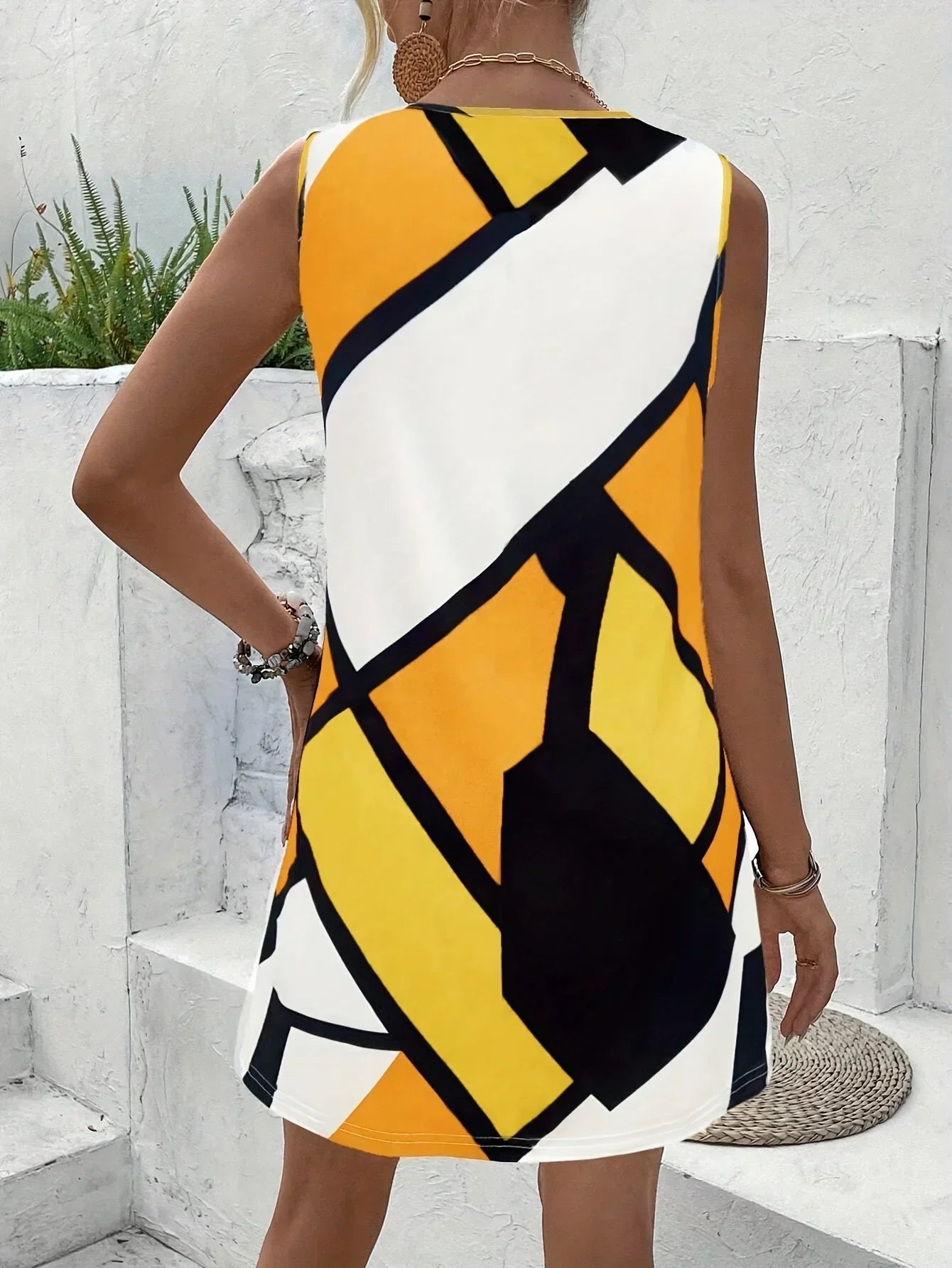 Juno Casual and Relaxed Dress for Women Holiday Party Outfit