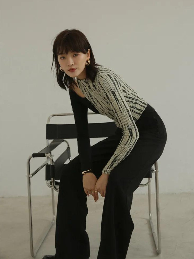 Cut Out Shoulder Patch Tank Top