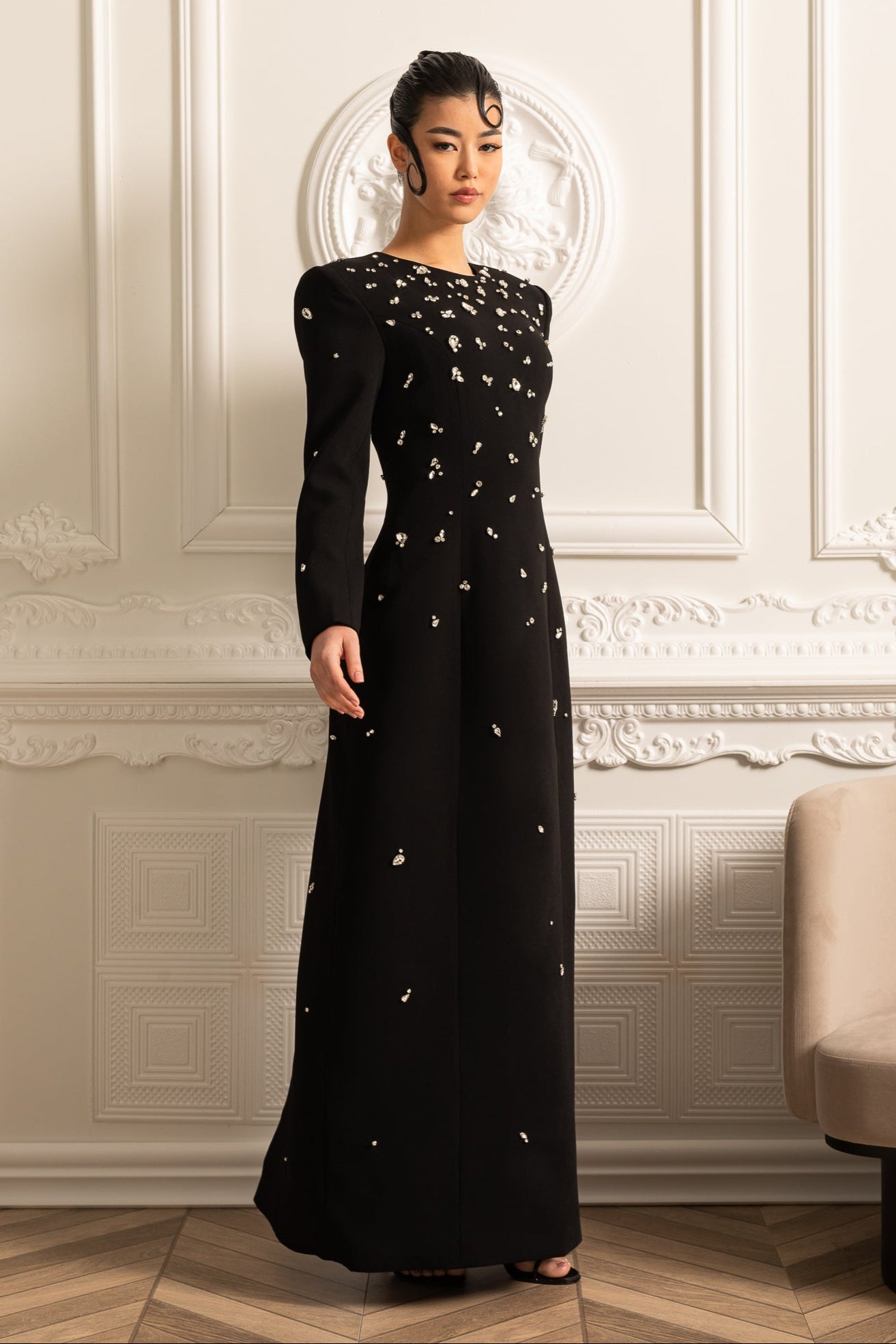 Elegant Long Dress With Sparkling  Embellishments - Black