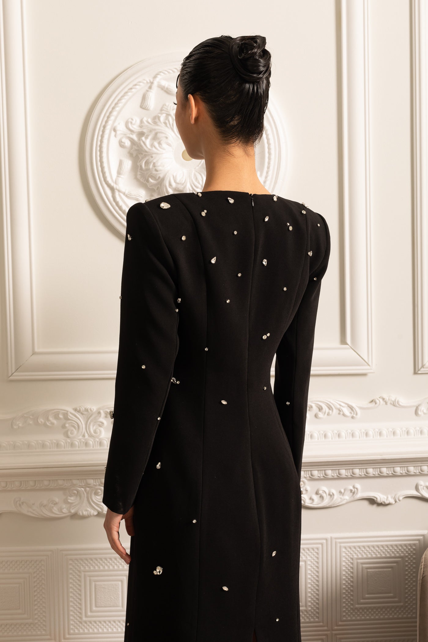 Elegant Long Dress With Sparkling  Embellishments - Black