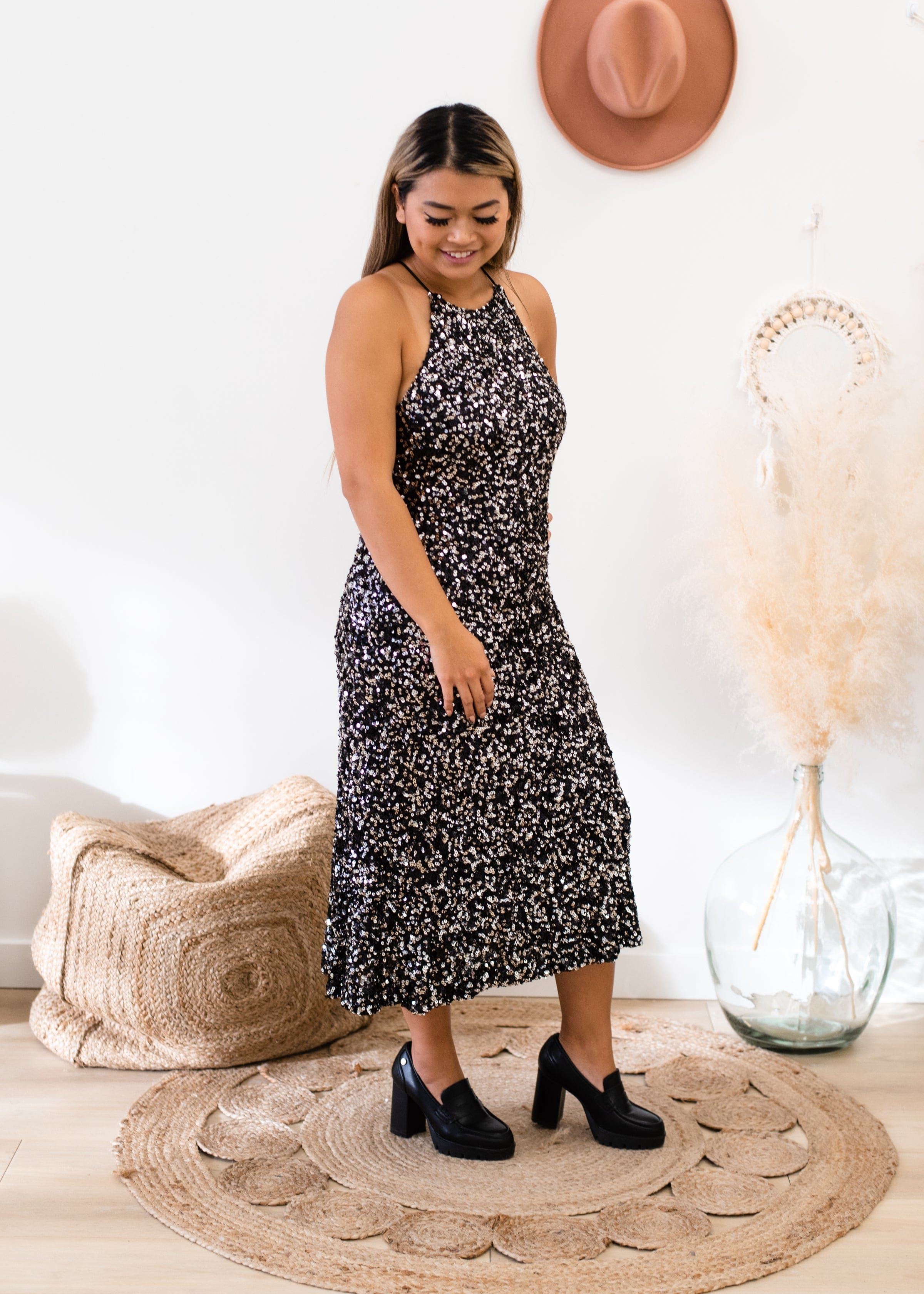 Myra Chic and Versatile Summer Dress for Women Day to Night Outfit