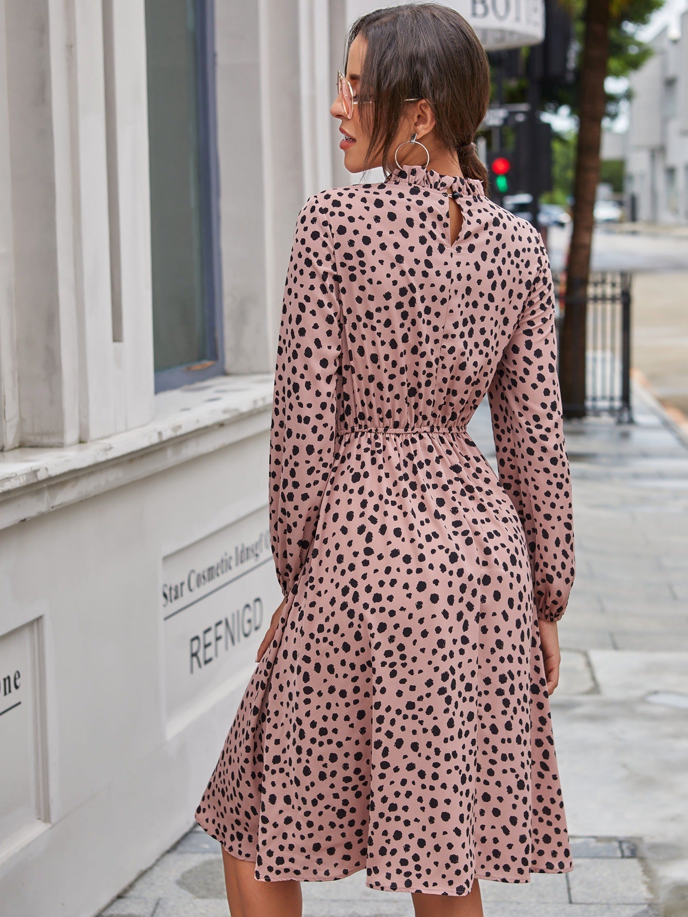 Disty Floral Mock Neck Elastic Wasit Dress