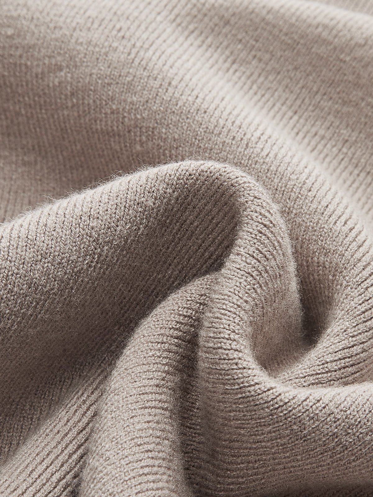 Stylish Comfortable Knit Sweater with Breathable Fabric and Relaxed Fi