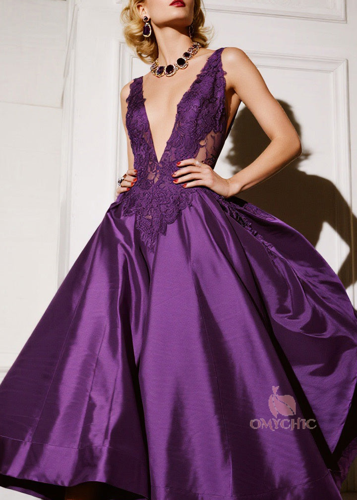 Lace Applique Deep V-Neck Mesh Panel Pleated A-Line Tea Length Gown