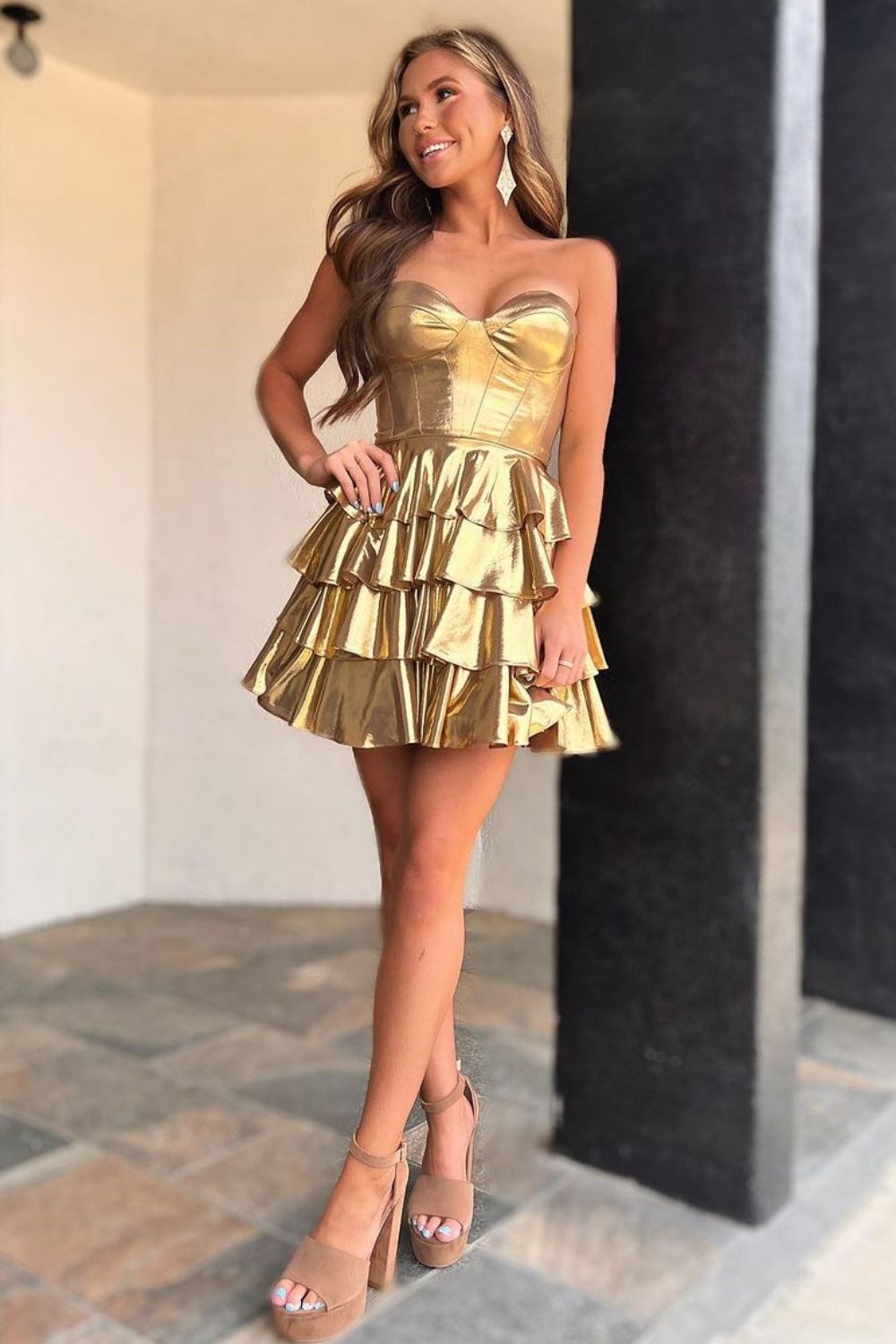 Gold A-Line Sweetheart Short Tiered Metallic Homecoming Dress