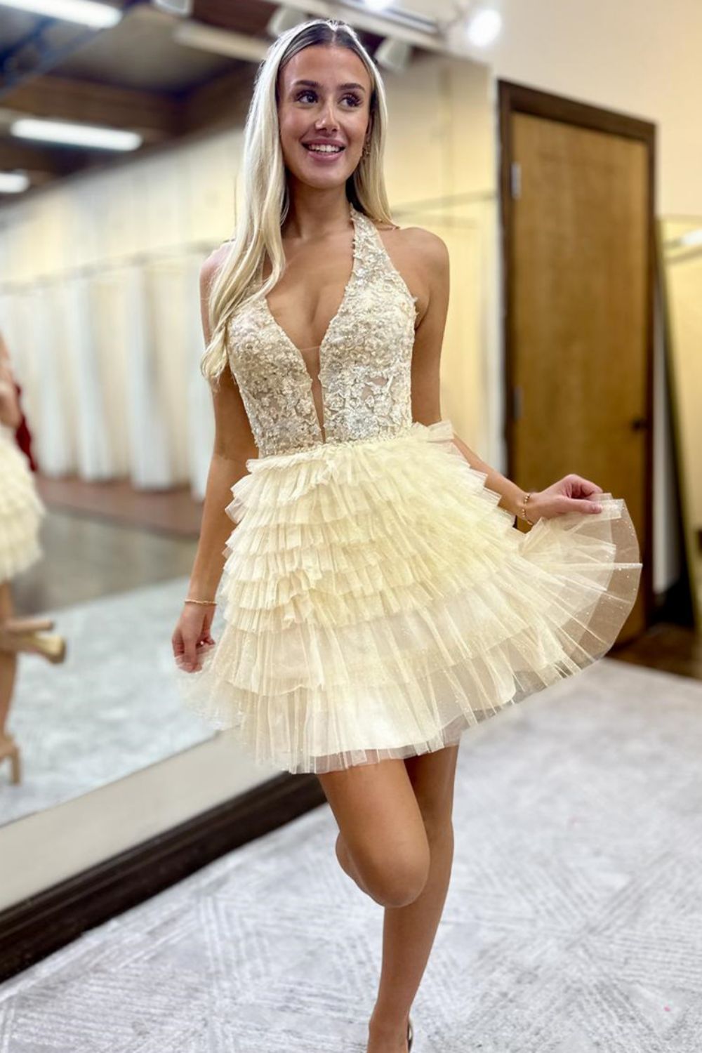 Gorgeous Light Blue A-Line Halter Neck Short Tulle Homecoming Dress with Appliques