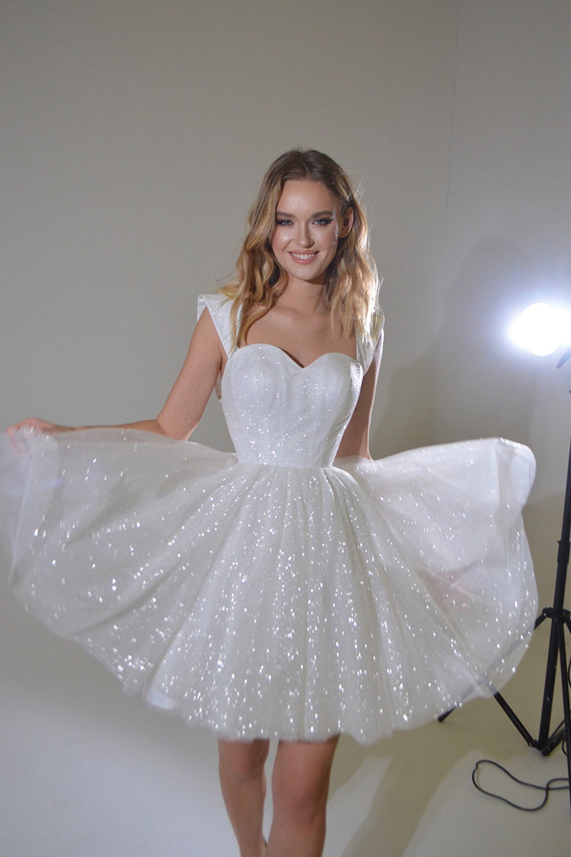 H5450 - Sweetheart Sleeveless Pleated Sequins A-Line Mini Homecoming Dress