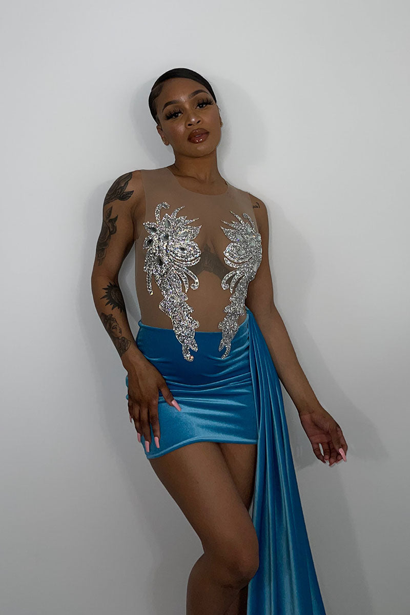 H5673 - Low V-Neck Beaded Sheer Tulle Velvet Sheath Mini Homecoming Dress