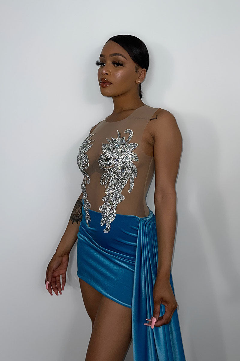 H5673 - Low V-Neck Beaded Sheer Tulle Velvet Sheath Mini Homecoming Dress
