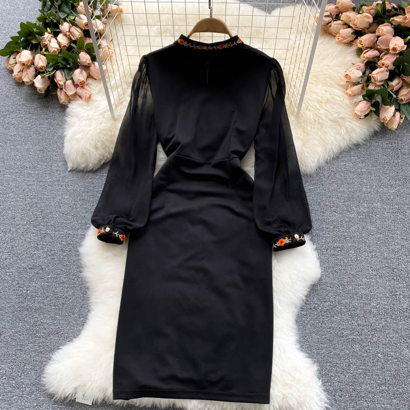 Small Stand-up Collar Retro Embroidered Midi Dress