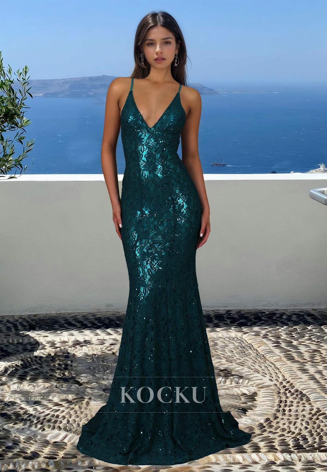 Graceful Spaghetti Straps V-Neck Mermaid Appliques Lace Formal Prom Dress with Train