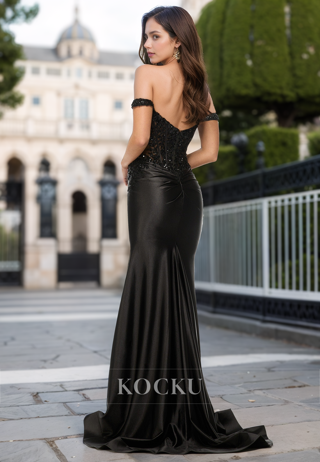 Classic Off-Shoulder Mermaid Sleeveless Appliques Satin Formal Prom Dress with Train
