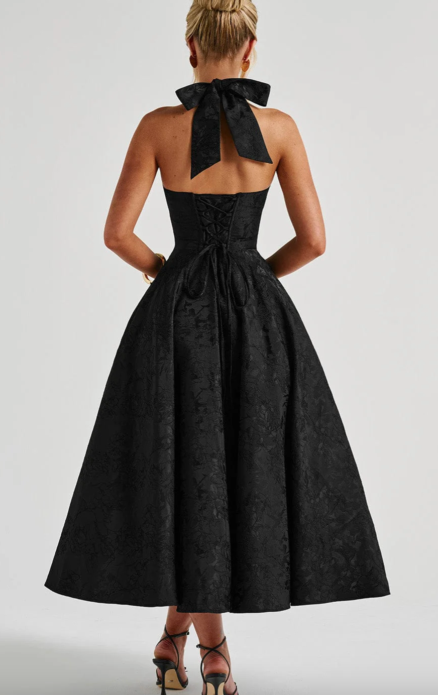 Boutique Christina Smart Midi Dress with a Bull Neck Chic Silhouette Collection