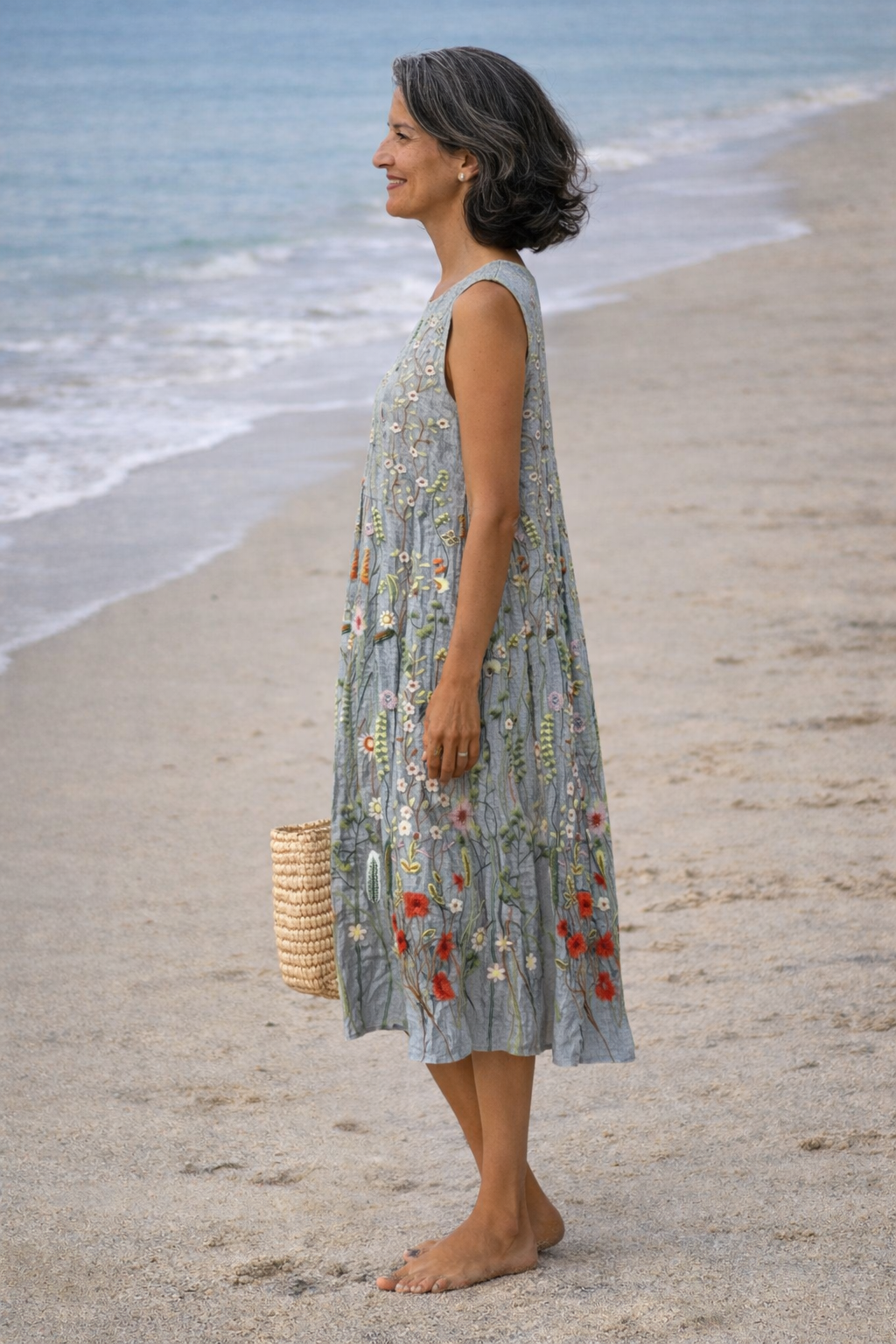 Round Neck Sleeveless Floral Embroidered Linen Midi Dress