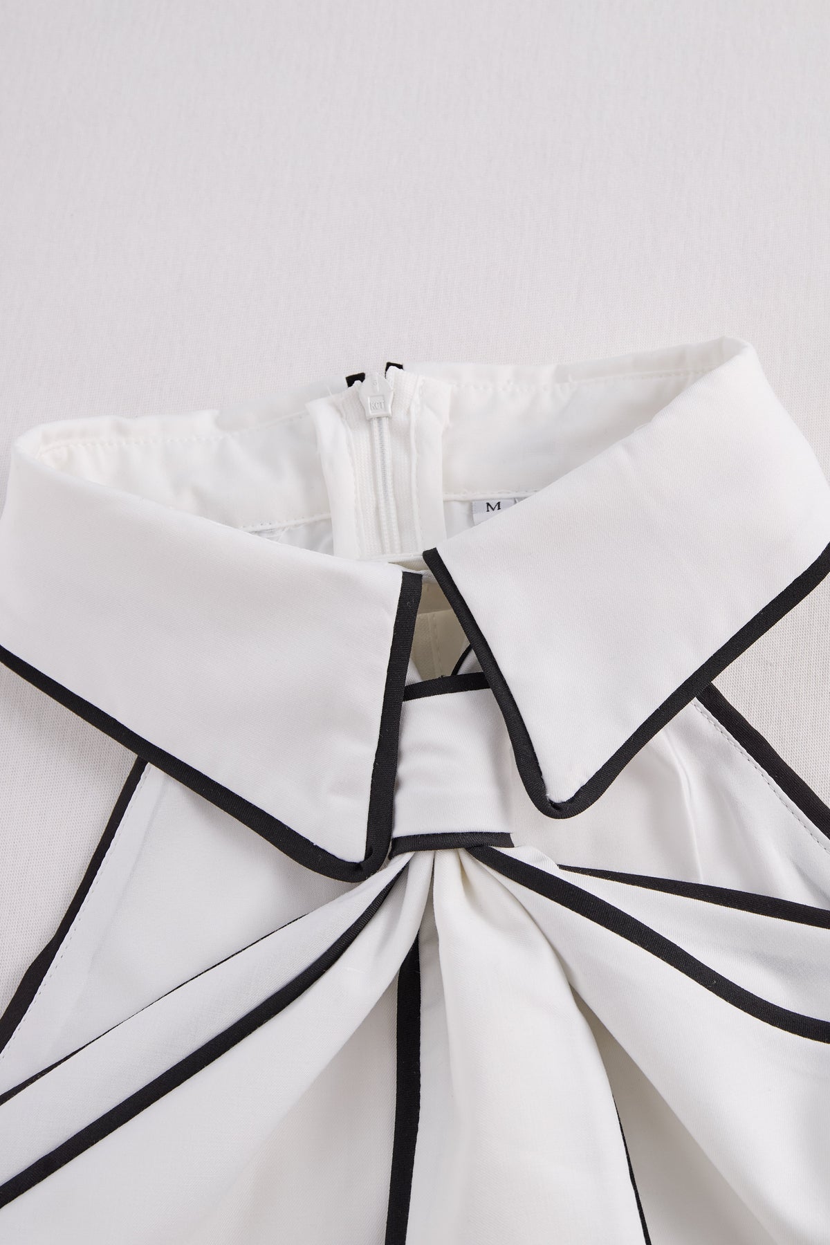 Collared Halter Neck Contrast Trim Tie Top