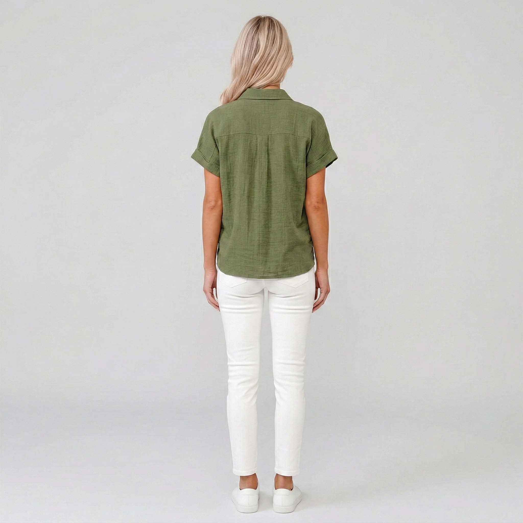 Stylish Lightweight Linen Blouse with Breathable Fabric and Tailored F