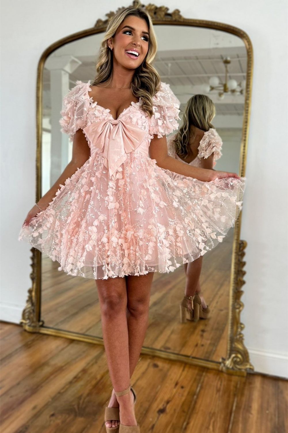 Lovely Pink A-Line Puff Sleeves Short Tulle Homecoming Dress With Bowknot