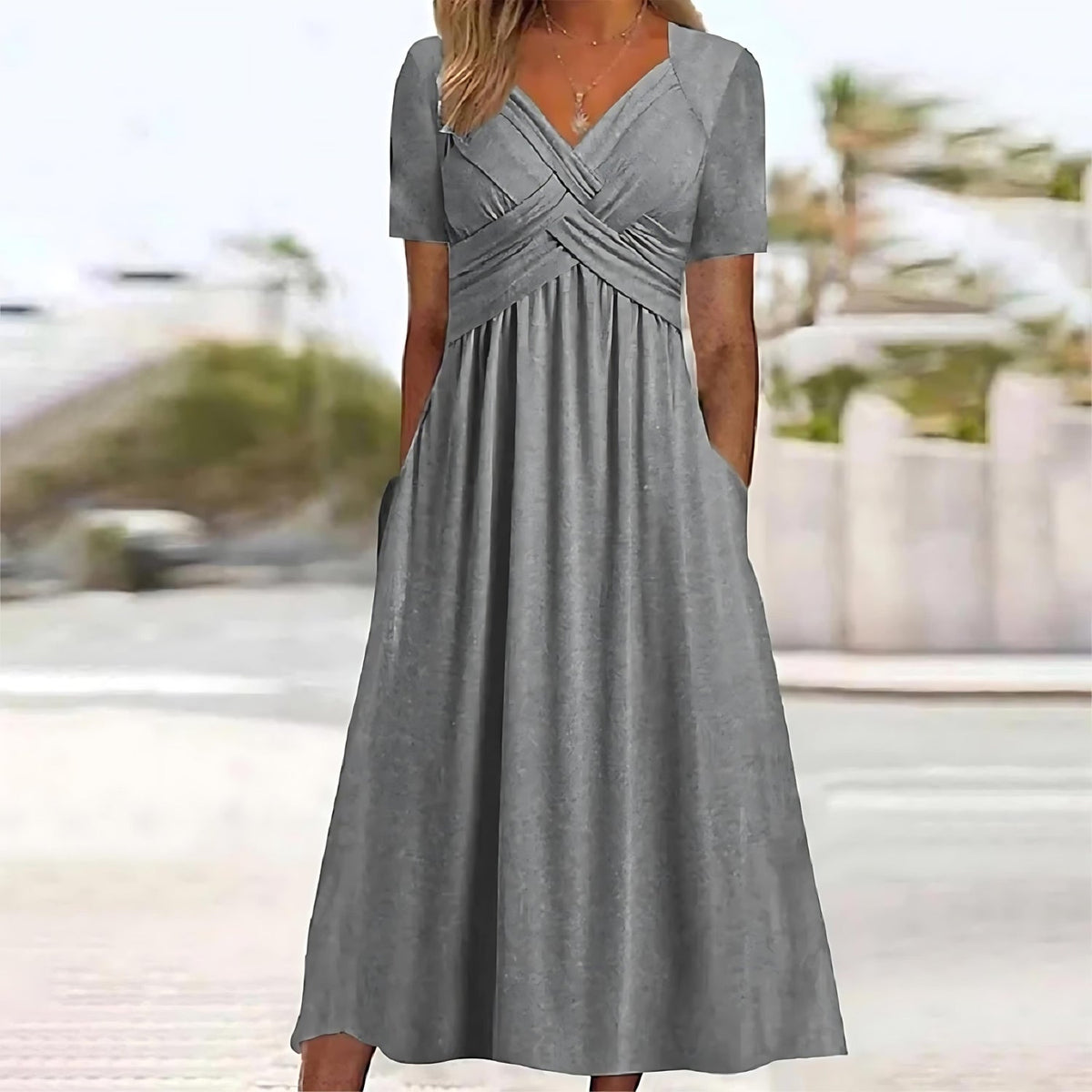 Sweetheart Neck Short Sleeve Ruched Pocket Midi Dress