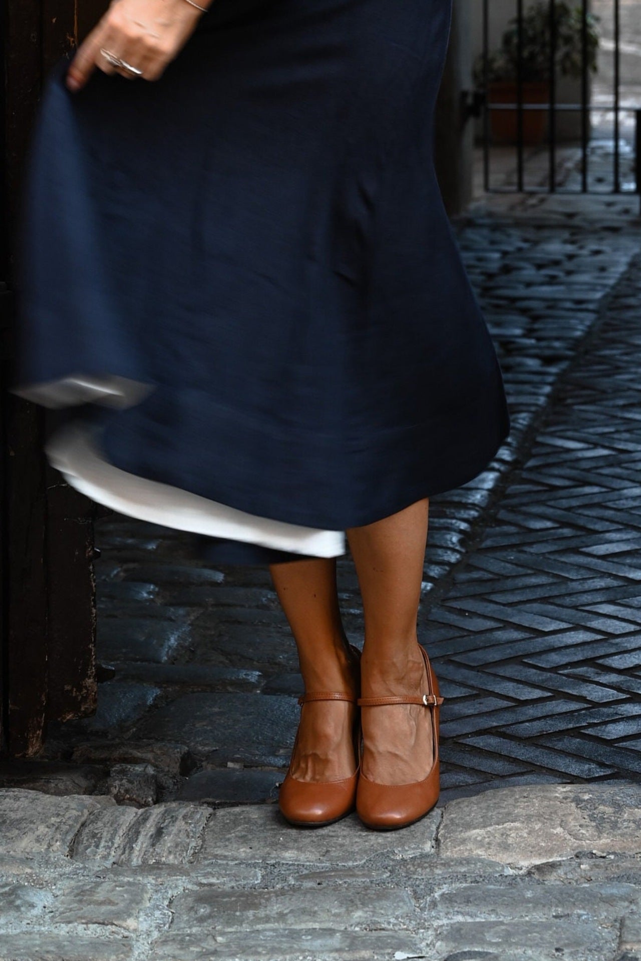 Retro brown Round toe Thick high heels Pumps