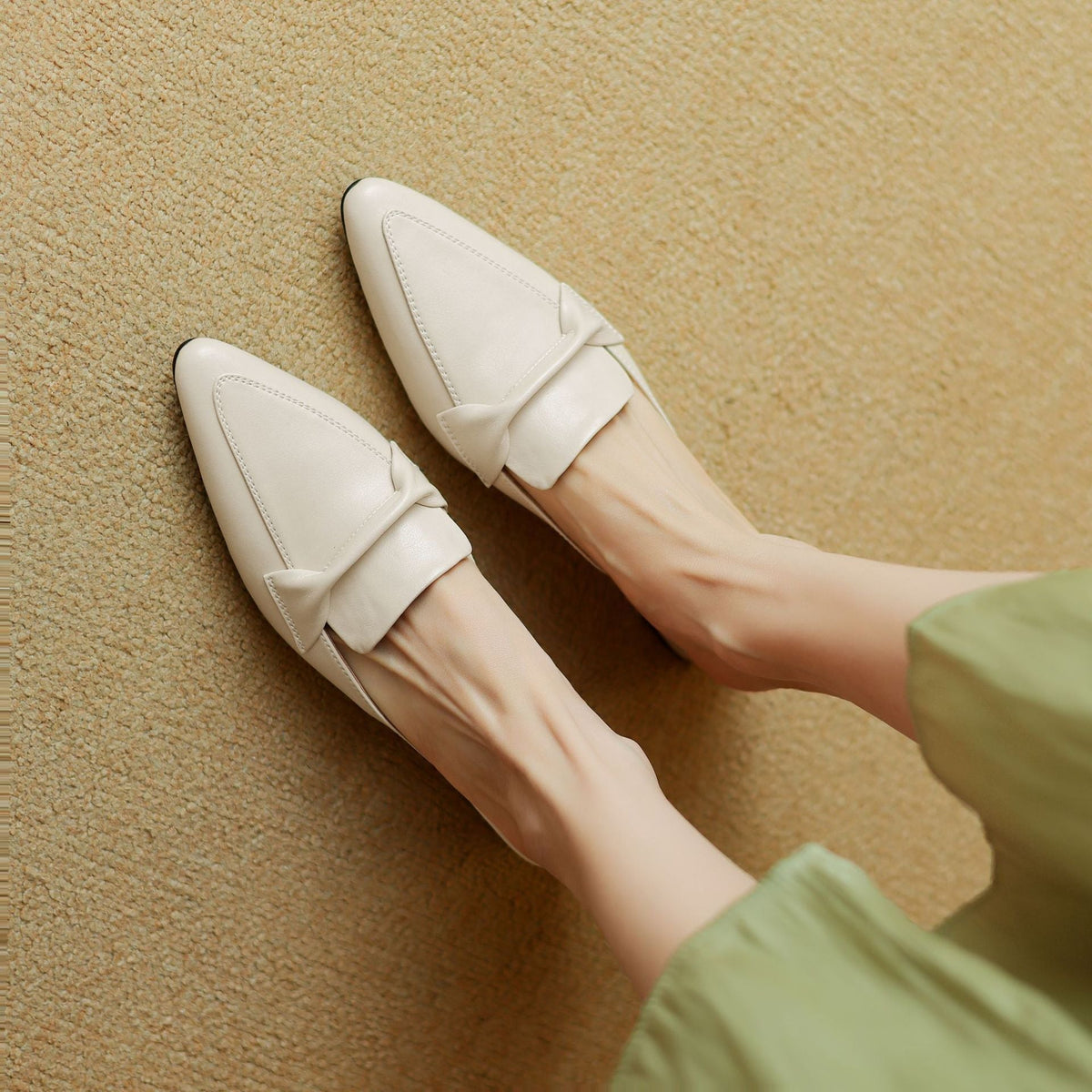 Pointed Toe Knot Detail Block Heel Loafer Mules