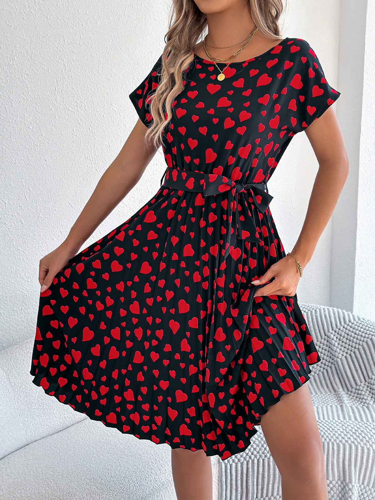 Heart Print Short Sleeve Tie Waist Pleated Midi Dress 3
