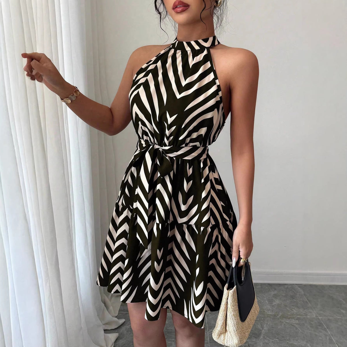 Elegant Halter Sleeveless Stand Collar Wave Striped Printed Short Dress