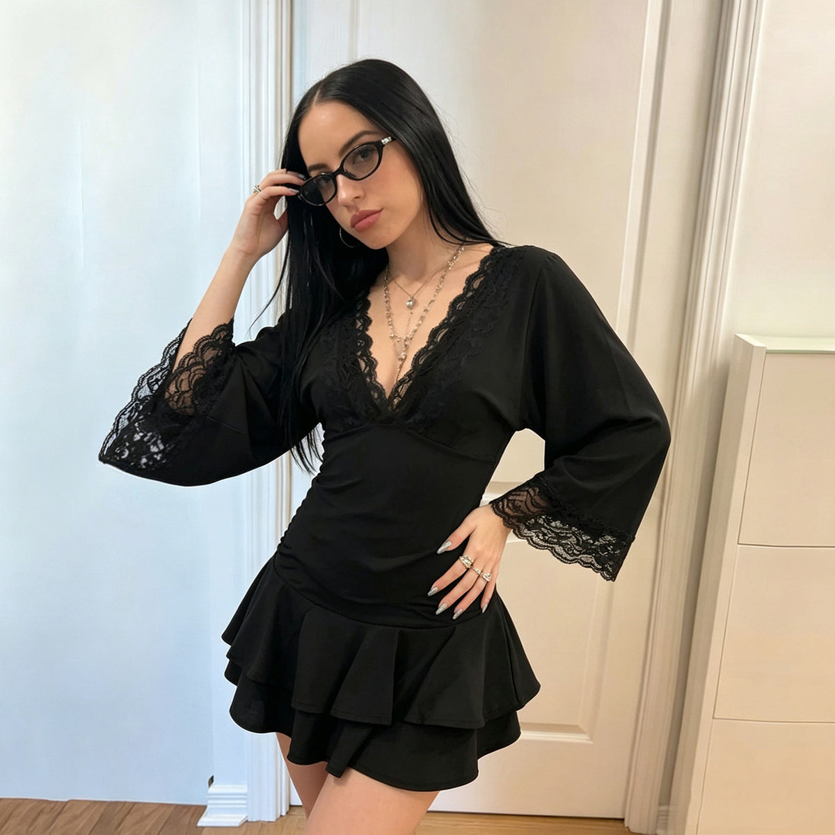 Dark Lace Patchwork V neck Bell Sleeved Dress French Sexy Waist Closing Elegant Cake Short Dress for Women
