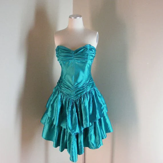 Elegant Sweetheart Blue Satin 17th Birthday Outfits  Short Graduation Homecoming Dress S915 | FashionAxe