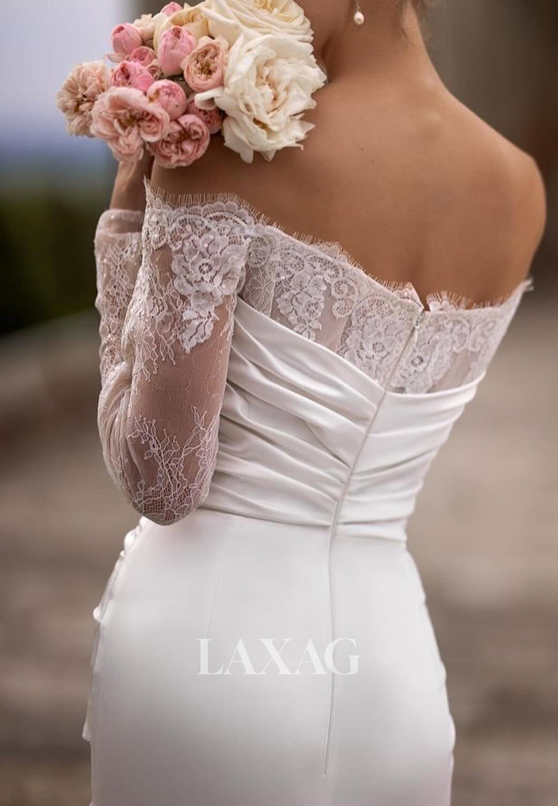 Off-Shoulder Lace Long-Sleeves Bride Gowns Sleek Satin Mermaid Wedding Dress with Train