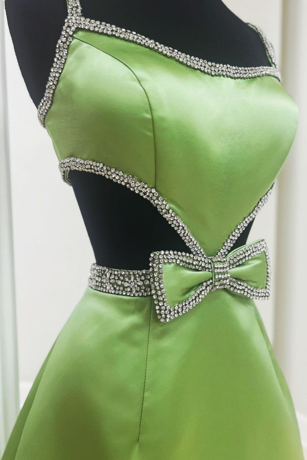 Pretty A-Line Spaghetti Straps Short Homecoming Dress With Bowknot and Beading