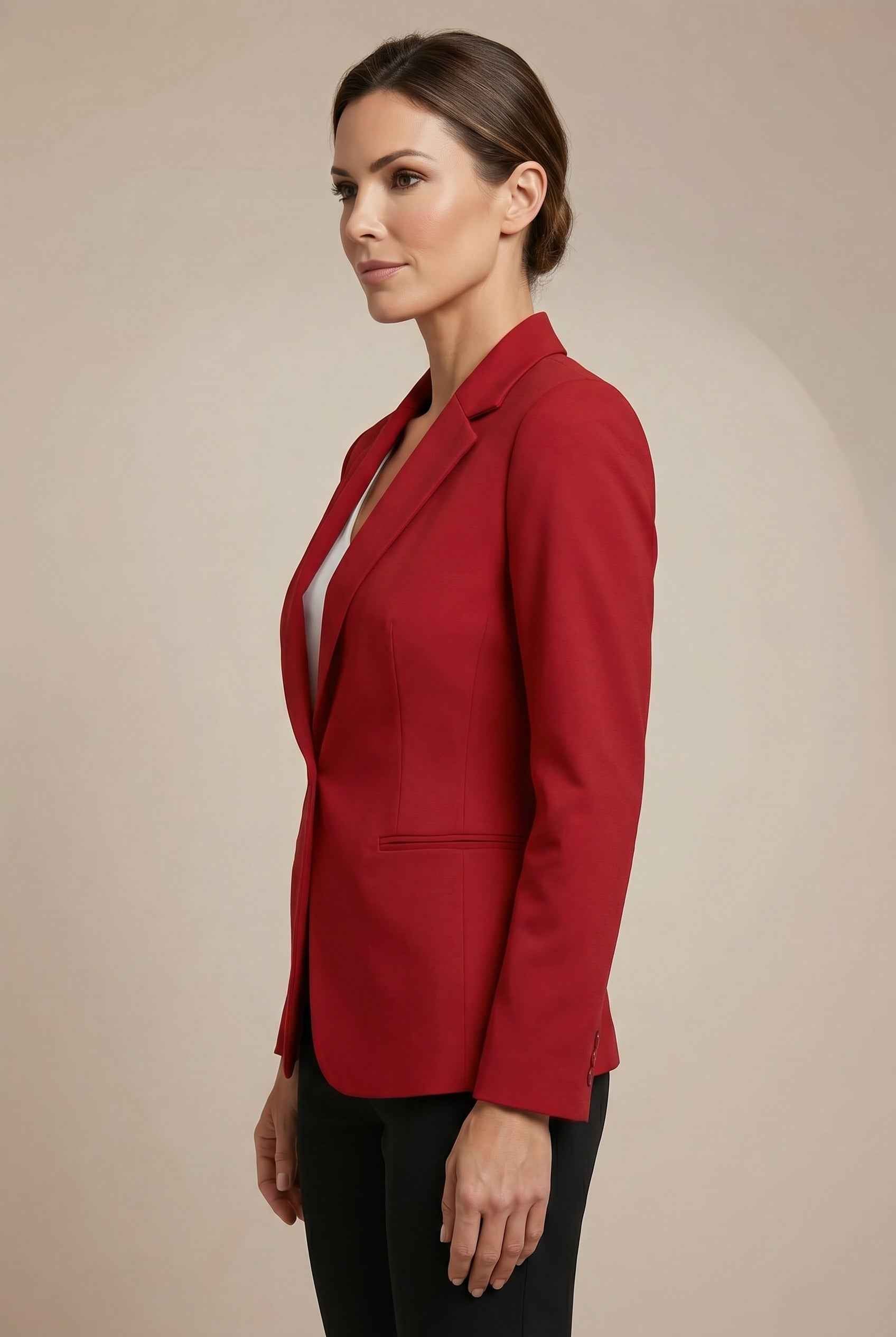 Elegant Tailored Slim Fit Blazer with Padded Shoulders & Pocket Detail