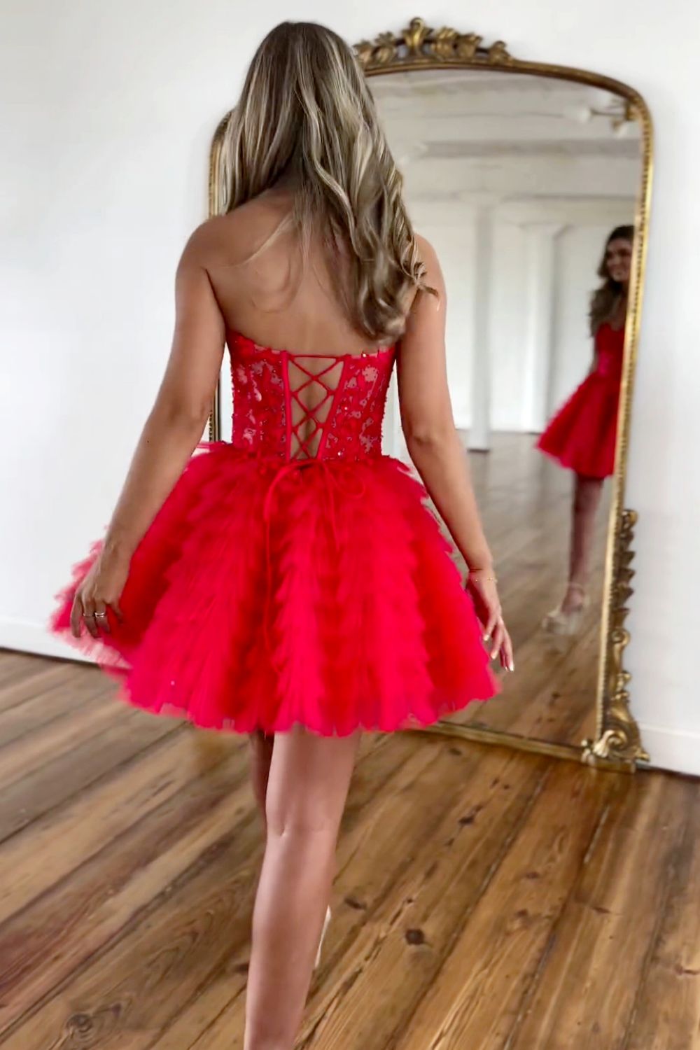 Stunning A-Line Sweetheart Lace Up Short Tiered Tulle Homecoming Dress