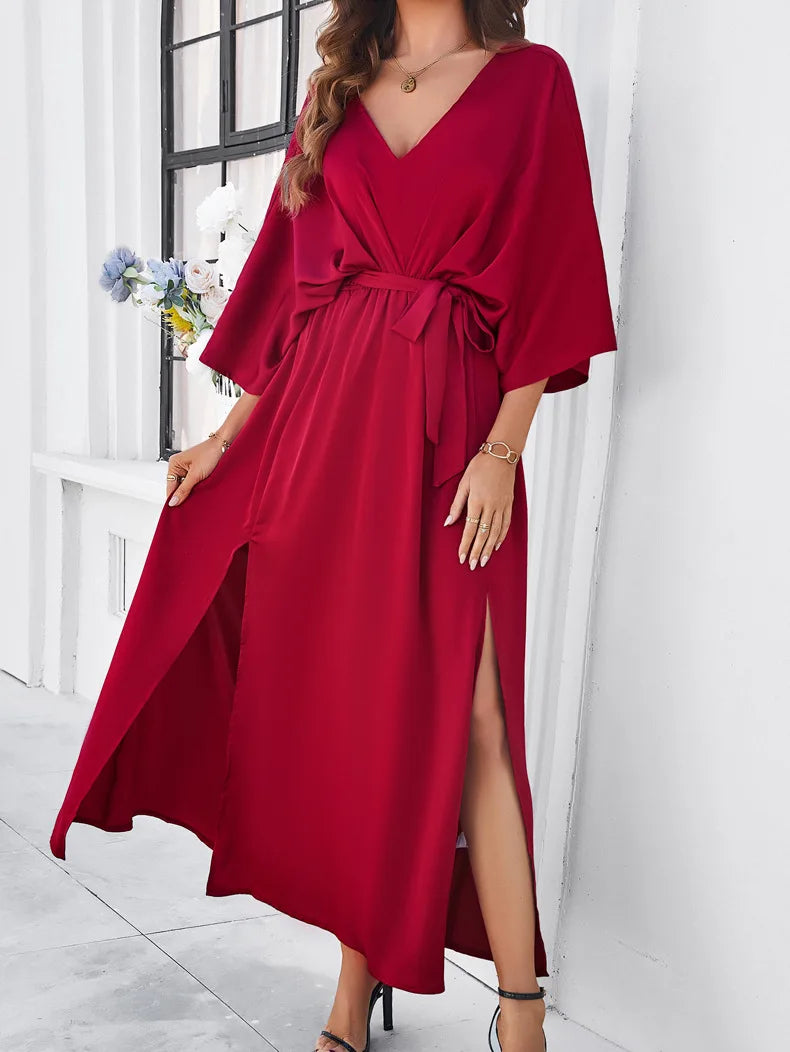 Concordia V-neck Dress in a Loose Fit for Women Smart Casual Outfit